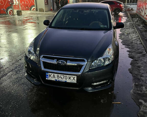 Серый Субару Легаси, объемом двигателя 2.5 л и пробегом 150 тыс. км за 7700 $, фото 1 на Automoto.ua