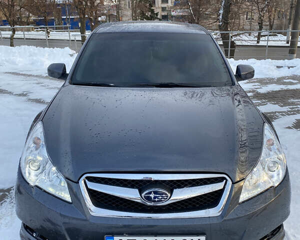 Сірий Субару Легасі, об'ємом двигуна 2.5 л та пробігом 128 тис. км за 12500 $, фото 1 на Automoto.ua