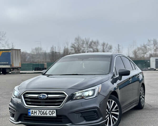 Серый Субару Легаси, объемом двигателя 2.5 л и пробегом 84 тыс. км за 11450 $, фото 1 на Automoto.ua