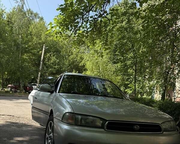 Сірий Субару Легасі, об'ємом двигуна 1.99 л та пробігом 300 тис. км за 2950 $, фото 1 на Automoto.ua