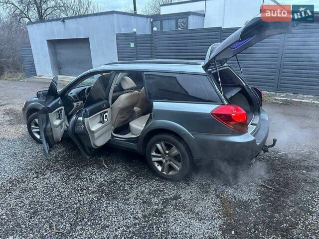 Сірий Субару Легасі, об'ємом двигуна 3 л та пробігом 303 тис. км за 6300 $, фото 1 на Automoto.ua