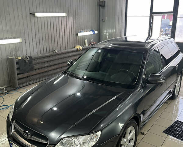 Серый Субару Легаси, объемом двигателя 1.99 л и пробегом 271 тыс. км за 6300 $, фото 1 на Automoto.ua