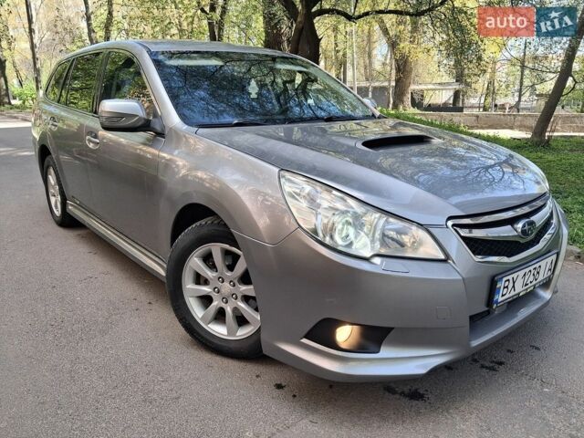 Сірий Субару Легасі, об'ємом двигуна 2 л та пробігом 225 тис. км за 5500 $, фото 1 на Automoto.ua
