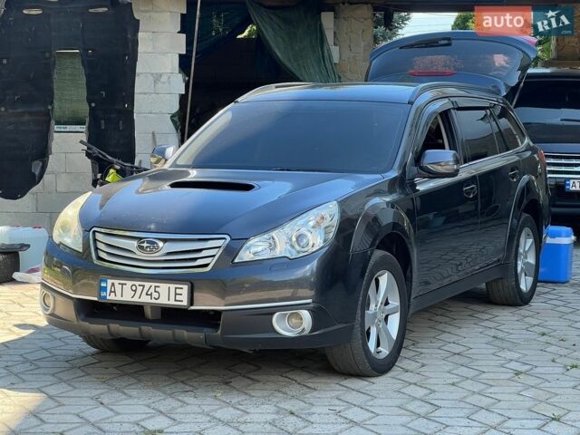 Серый Субару Легаси, объемом двигателя 2 л и пробегом 263 тыс. км за 9000 $, фото 1 на Automoto.ua