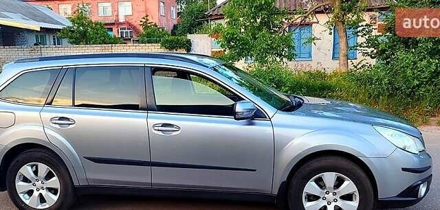Сірий Субару Легасі, об'ємом двигуна 2 л та пробігом 260 тис. км за 8200 $, фото 1 на Automoto.ua