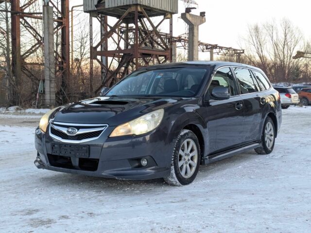 Сірий Субару Легасі, об'ємом двигуна 2 л та пробігом 211 тис. км за 3999 $, фото 1 на Automoto.ua