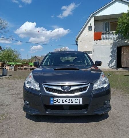 Серый Субару Легаси, объемом двигателя 2 л и пробегом 233 тыс. км за 8300 $, фото 1 на Automoto.ua