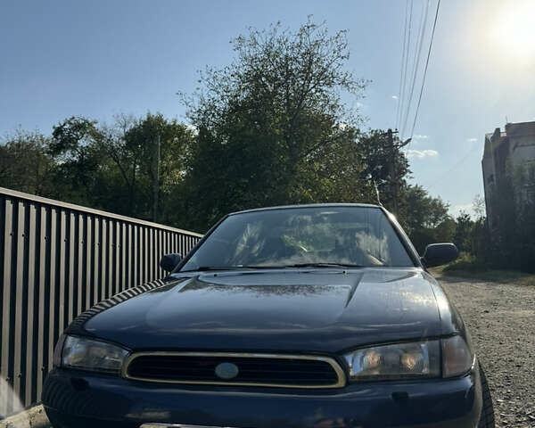 Синій Субару Легасі, об'ємом двигуна 2 л та пробігом 350 тис. км за 1850 $, фото 1 на Automoto.ua