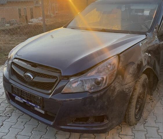 Синій Субару Легасі, об'ємом двигуна 2.5 л та пробігом 225 тис. км за 2000 $, фото 1 на Automoto.ua