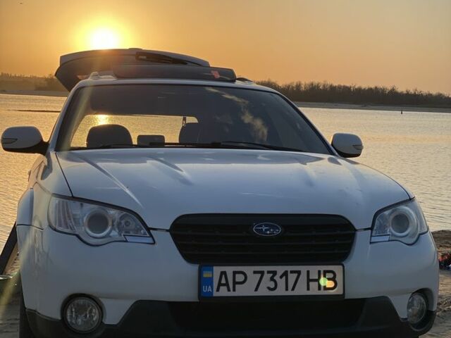 Белый Субару Аутбек, объемом двигателя 2.5 л и пробегом 227 тыс. км за 6200 $, фото 1 на Automoto.ua