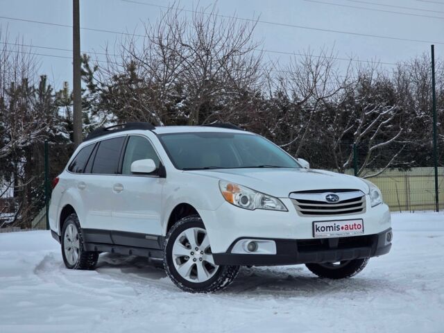 Білий Субару Аутбек, об'ємом двигуна 2.46 л та пробігом 189 тис. км за 8999 $, фото 1 на Automoto.ua