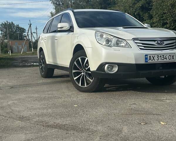 Білий Субару Аутбек, об'ємом двигуна 2.5 л та пробігом 162 тис. км за 8500 $, фото 1 на Automoto.ua