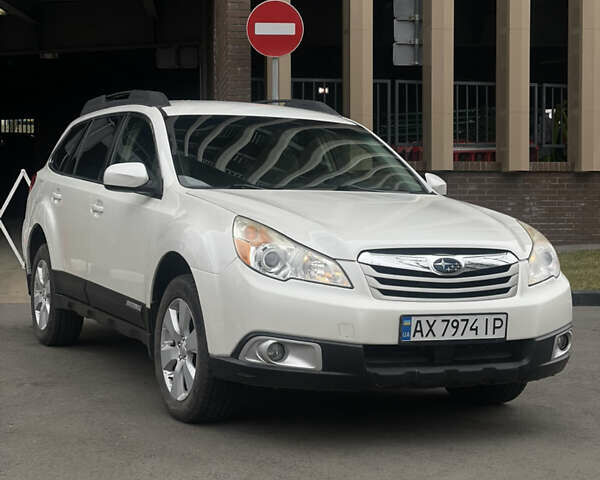Білий Субару Аутбек, об'ємом двигуна 2.5 л та пробігом 96 тис. км за 9900 $, фото 1 на Automoto.ua