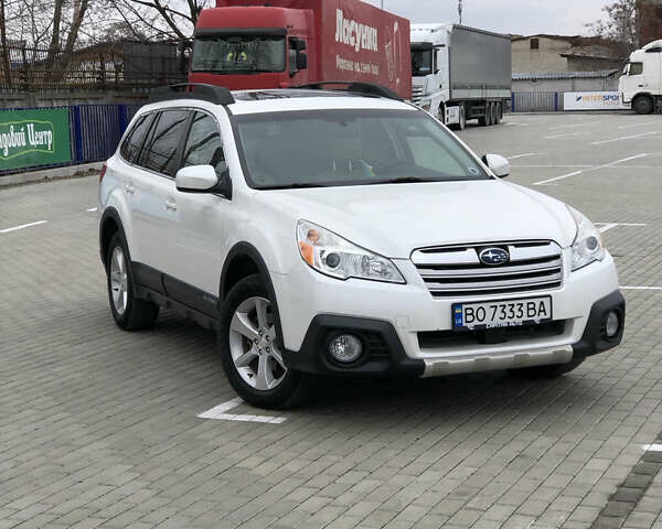 Белый Субару Аутбек, объемом двигателя 2.5 л и пробегом 165 тыс. км за 10500 $, фото 1 на Automoto.ua