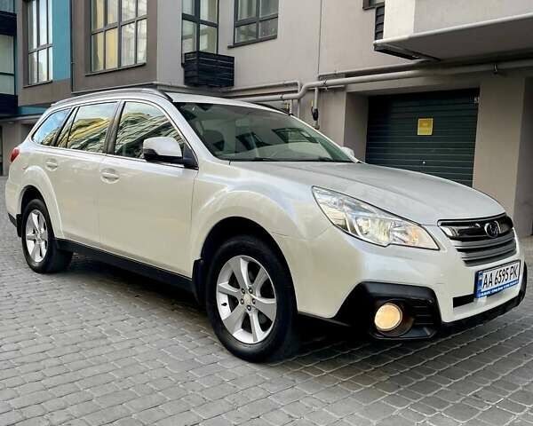 Субару Аутбек 2013 в Днепре (Днепропетровске) на Automoto.ua Белый Субару Аутбек, объемом двигателя 2.46 л и пробегом 179 тыс. км за 10100 $, фото 1 на Automoto.ua