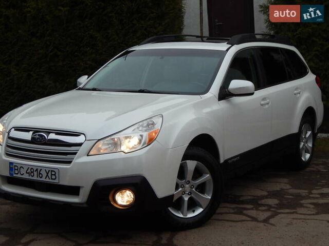Белый Субару Аутбек, объемом двигателя 2.46 л и пробегом 240 тыс. км за 10890 $, фото 1 на Automoto.ua