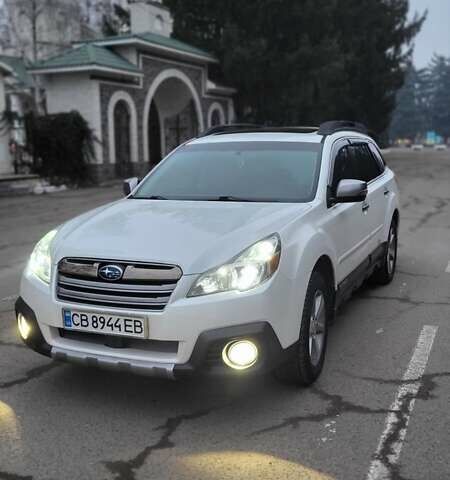 Белый Субару Аутбек, объемом двигателя 2.46 л и пробегом 145 тыс. км за 13500 $, фото 1 на Automoto.ua