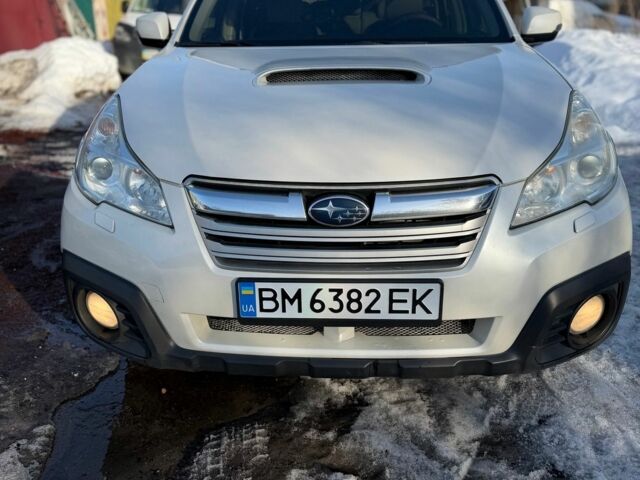 Белый Субару Аутбек, объемом двигателя 2 л и пробегом 230 тыс. км за 12600 $, фото 1 на Automoto.ua