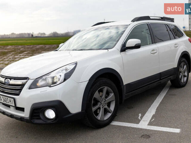 Белый Субару Аутбек, объемом двигателя 2.46 л и пробегом 211 тыс. км за 9970 $, фото 1 на Automoto.ua