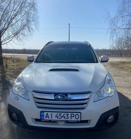 Белый Субару Аутбек, объемом двигателя 2 л и пробегом 250 тыс. км за 12500 $, фото 1 на Automoto.ua
