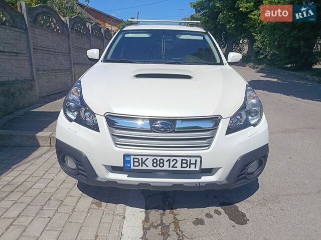 Білий Субару Аутбек, об'ємом двигуна 2 л та пробігом 100 тис. км за 12200 $, фото 1 на Automoto.ua