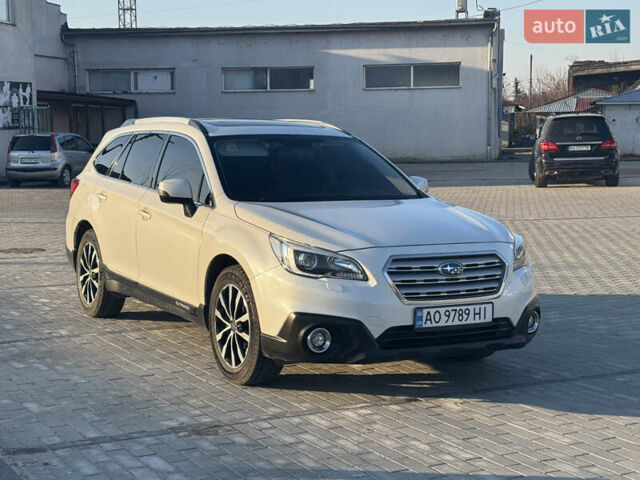 Белый Субару Аутбек, объемом двигателя 2 л и пробегом 215 тыс. км за 15500 $, фото 1 на Automoto.ua