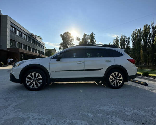 Білий Субару Аутбек, об'ємом двигуна 2.5 л та пробігом 105 тис. км за 21800 $, фото 1 на Automoto.ua