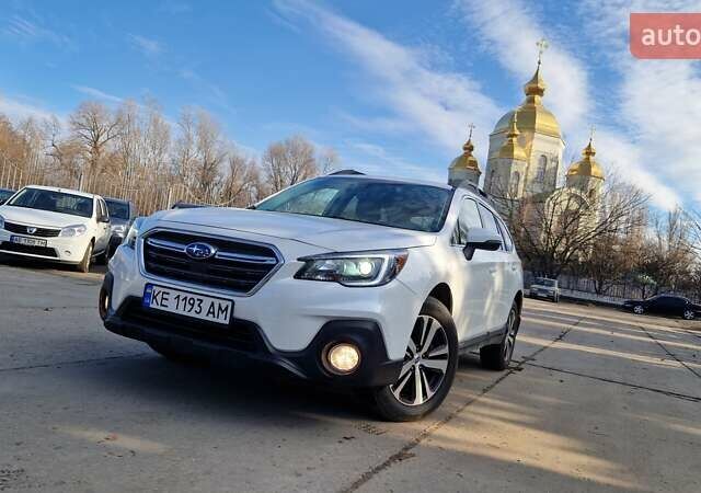 Білий Субару Аутбек, об'ємом двигуна 2.5 л та пробігом 107 тис. км за 17200 $, фото 1 на Automoto.ua