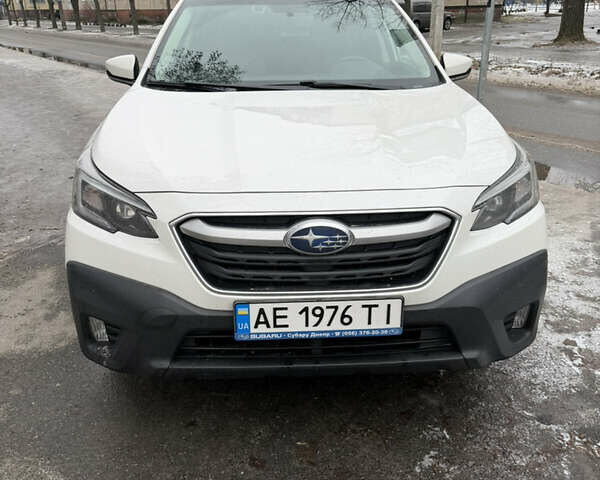 Белый Субару Аутбек, объемом двигателя 2.5 л и пробегом 94 тыс. км за 16900 $, фото 1 на Automoto.ua