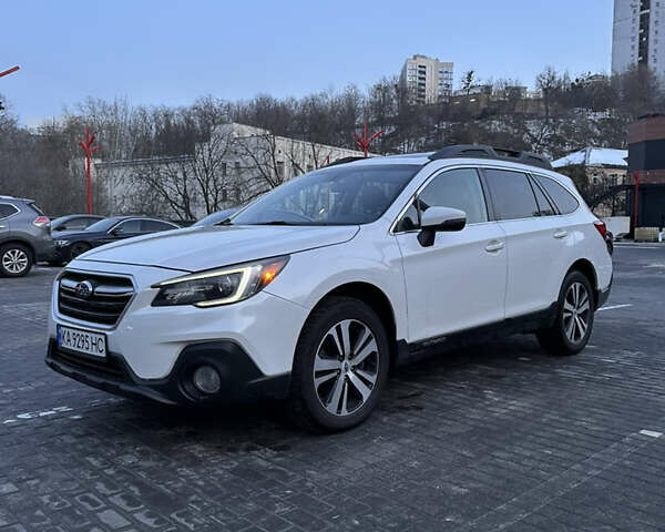 Білий Субару Аутбек, об'ємом двигуна 2.5 л та пробігом 136 тис. км за 18200 $, фото 1 на Automoto.ua
