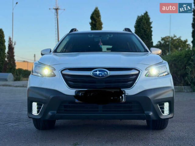Білий Субару Аутбек, об'ємом двигуна 2.5 л та пробігом 40 тис. км за 21000 $, фото 1 на Automoto.ua