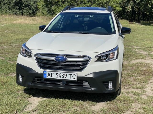 Белый Субару Аутбек, объемом двигателя 2.4 л и пробегом 50 тыс. км за 24628 $, фото 1 на Automoto.ua