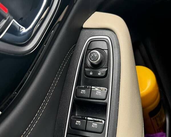 Белый Субару Аутбек, объемом двигателя 2.5 л и пробегом 28 тыс. км за 27000 $, фото 1 на Automoto.ua