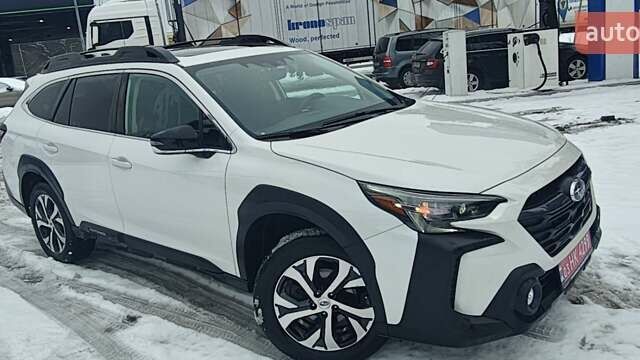 Білий Субару Аутбек, об'ємом двигуна 2.5 л та пробігом 39 тис. км за 26600 $, фото 1 на Automoto.ua