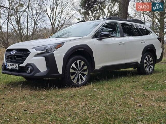 Белый Субару Аутбек, объемом двигателя 2.4 л и пробегом 33 тыс. км за 33500 $, фото 1 на Automoto.ua