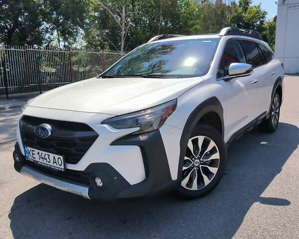 Білий Субару Аутбек, об'ємом двигуна 2.39 л та пробігом 4 тис. км за 35800 $, фото 1 на Automoto.ua