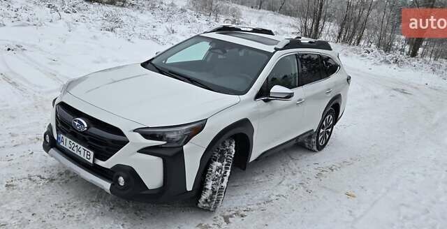 Белый Субару Аутбек, объемом двигателя 2.39 л и пробегом 18 тыс. км за 35900 $, фото 1 на Automoto.ua