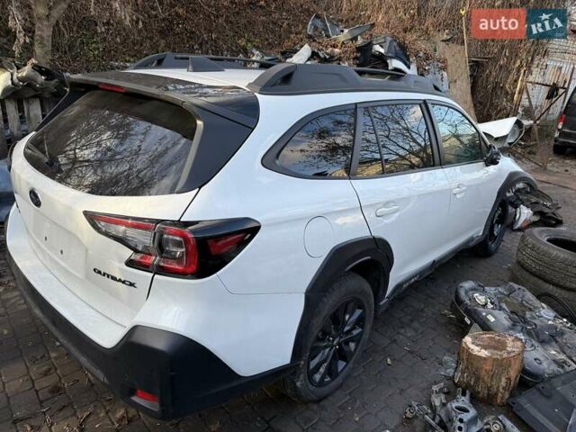 Белый Субару Аутбек, объемом двигателя 2.5 л и пробегом 19 тыс. км за 15000 $, фото 1 на Automoto.ua