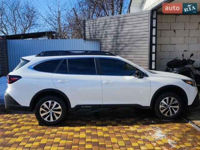 Белый Субару Аутбек, объемом двигателя 2.5 л и пробегом 14 тыс. км за 21000 $, фото 1 на Automoto.ua