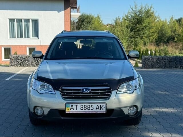 Бежевий Субару Аутбек, об'ємом двигуна 3 л та пробігом 161 тис. км за 8300 $, фото 1 на Automoto.ua