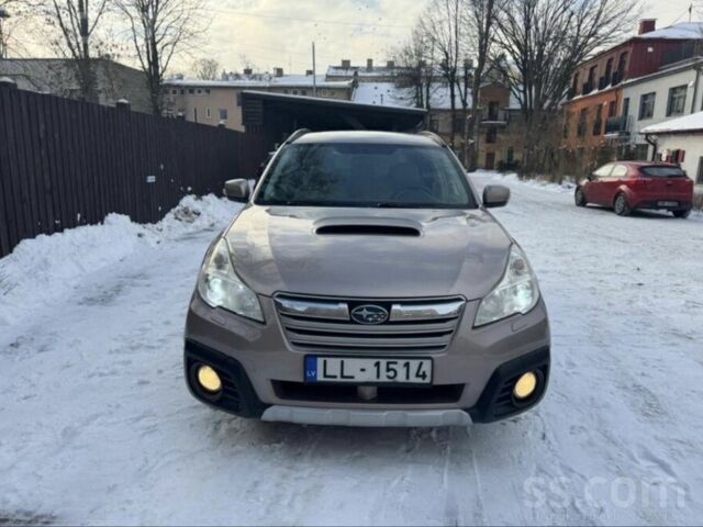 Бежевый Субару Аутбек, объемом двигателя 2 л и пробегом 250 тыс. км за 5900 $, фото 1 на Automoto.ua