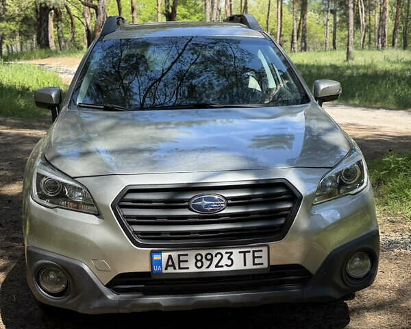 Бежевый Субару Аутбек, объемом двигателя 2.46 л и пробегом 160 тыс. км за 15000 $, фото 1 на Automoto.ua