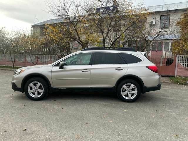 Бежевий Субару Аутбек, об'ємом двигуна 2.5 л та пробігом 180 тис. км за 16872 $, фото 1 на Automoto.ua