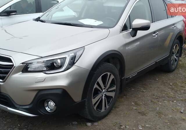 Бежевый Субару Аутбек, объемом двигателя 2.5 л и пробегом 125 тыс. км за 22800 $, фото 1 на Automoto.ua