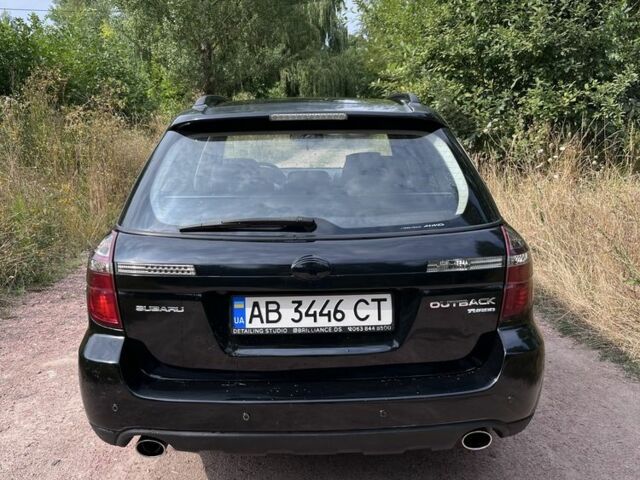 Черный Субару Аутбек, объемом двигателя 2.5 л и пробегом 300 тыс. км за 6019 $, фото 1 на Automoto.ua