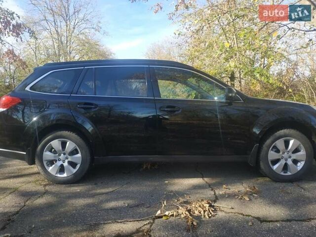 Черный Субару Аутбек, объемом двигателя 2.5 л и пробегом 201 тыс. км за 8100 $, фото 1 на Automoto.ua