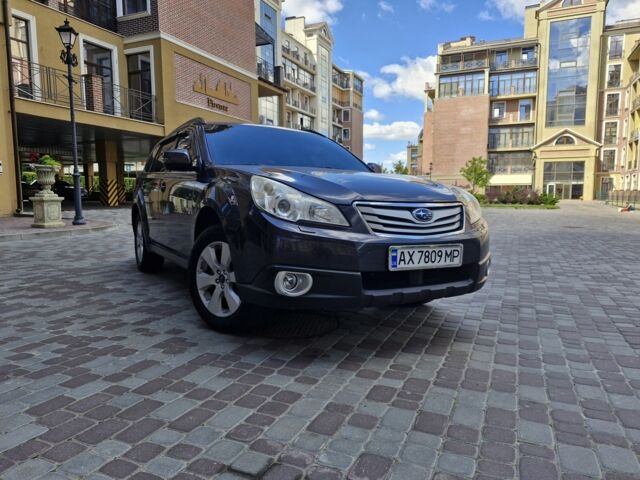 Черный Субару Аутбек, объемом двигателя 2.5 л и пробегом 218 тыс. км за 10800 $, фото 1 на Automoto.ua