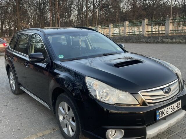 Черный Субару Аутбек, объемом двигателя 2 л и пробегом 237 тыс. км за 8800 $, фото 1 на Automoto.ua