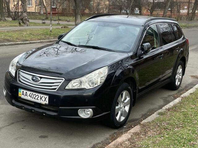 Черный Субару Аутбек, объемом двигателя 2.46 л и пробегом 280 тыс. км за 9300 $, фото 1 на Automoto.ua