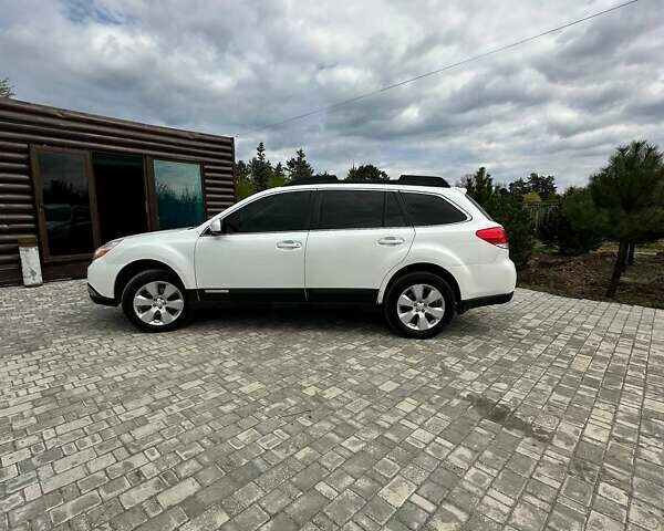 Субару Аутбек, об'ємом двигуна 2.46 л та пробігом 310 тис. км за 7900 $, фото 1 на Automoto.ua